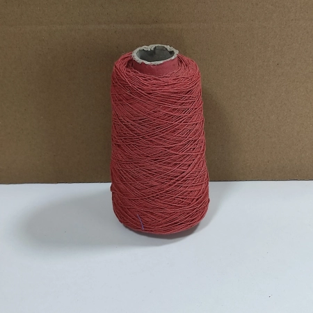 Konac - dezen terakota crvena